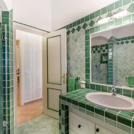 Villa Baja Sardinia فيلة بايا سردينيا