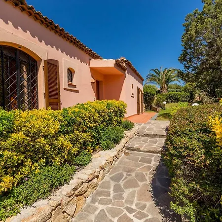 Villa Baja Sardinia فيلة